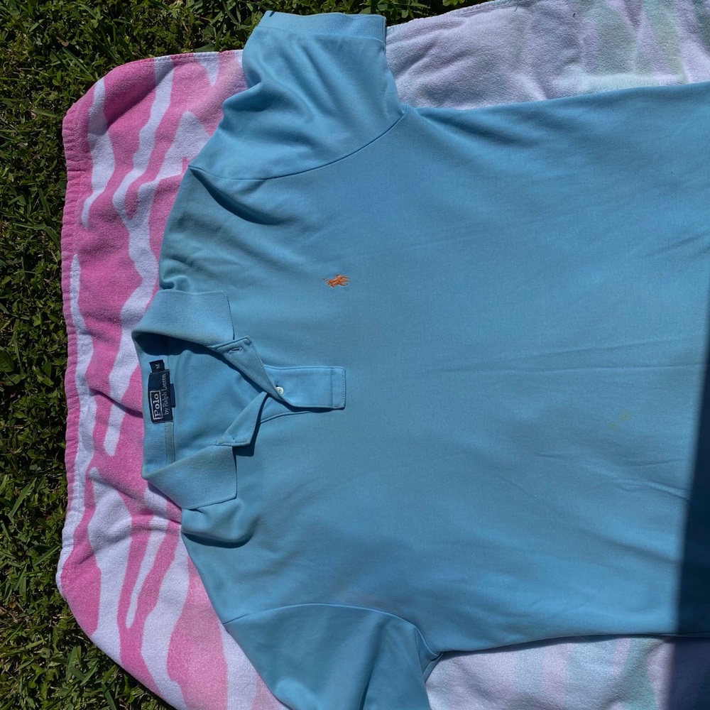 Collared light blue polo T-shirt